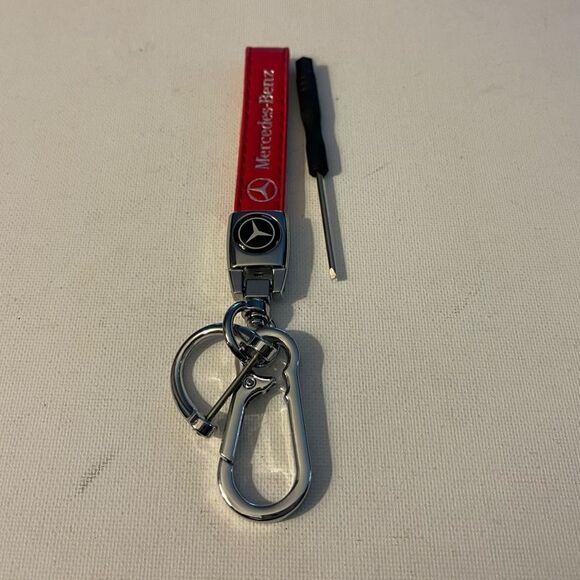 Mercedes Benz Logo Key Fob Keychain in Red Leather NWT - Picture 2 of 4